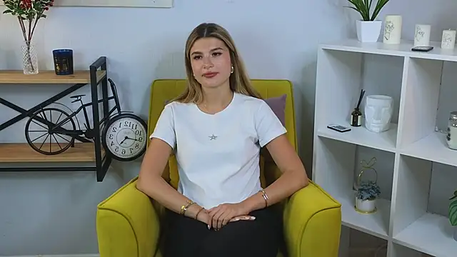 Snapshot of BlissCoke chatting on January 2025 01:51:02 PM BlissCoke online show from January 2025 01:51:02 PM