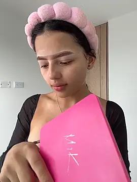 Snapshot of Sofia18_pinkk chatting on February 2026 08:02:01 PM Sofia18 pinkk online show from February 2026 08:02:01 PM