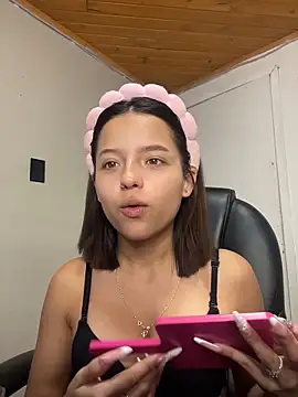 Snapshot of Sofia18_pinkk chatting on March 2026 10:06:01 PM Sofia18 pinkk online show from March 2026 10:06:01 PM