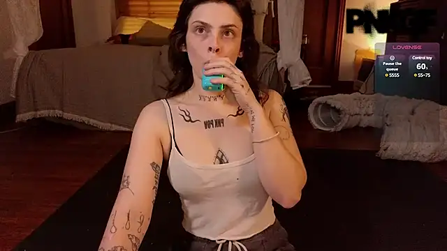 Snapshot of bunnierotten chatting on February 2025 02:03:01 AM bunnierotten online show from February 2025 02:03:01 AM