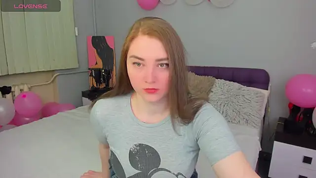 Snapshot of lillyloan4u chatting on March 2026 08:35:02 PM lillyloan4u online show from March 2026 08:35:02 PM