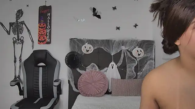 AmandaBrooks 18 online show from October 2025 12:55:01 AM