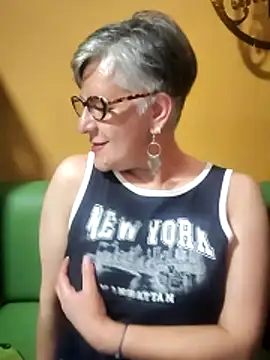 Snapshot of ilonna2025 chatting on March 2026 12:05:01 AM ilonna2025 online show from March 2026 12:05:01 AM