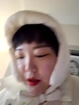 Snapshot of lunahong28 chatting on January 2025 06:07:01 AM lunahong28 online show from January 2025 06:07:01 AM