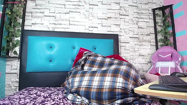 Snapshot of Pink_19 chatting on March 2026 12:43:02 PM Pink 19 online show from March 2026 12:43:02 PM