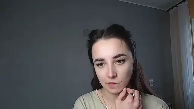 Eva Gloryy online show from March 2026 02:58:02 PM