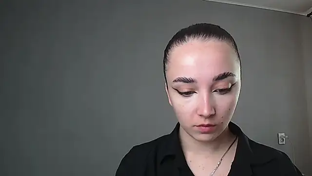 Eva Gloryy online show from May 2026 11:07:01 AM