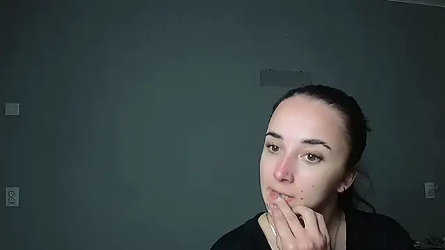 Eva Gloryy online show from May 2026 10:18:01 PM
