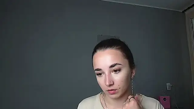 Eva Gloryy online show from June 2026 09:02:01 AM