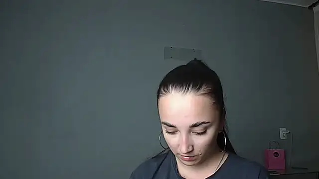 Eva Gloryy online show from June 2026 07:05:01 PM