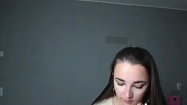 Eva Gloryy online show from June 2026 09:28:02 PM