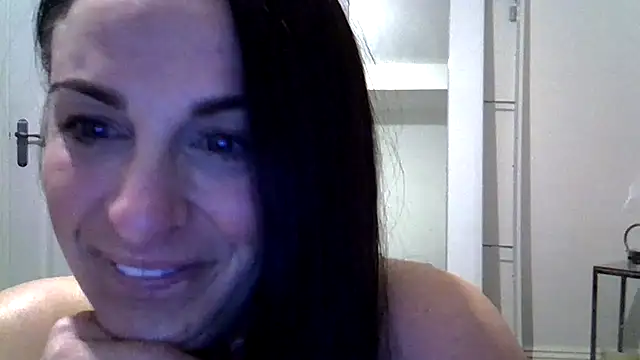 Snapshot of Bonnie_Lovex chatting on February 2025 06:08:02 PM Bonnie Lovex online show from February 2025 06:08:02 PM