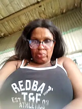 Snapshot of bubblendz1988 chatting on April 2026 09:01:02 AM bubblendz1988 online show from April 2026 09:01:02 AM
