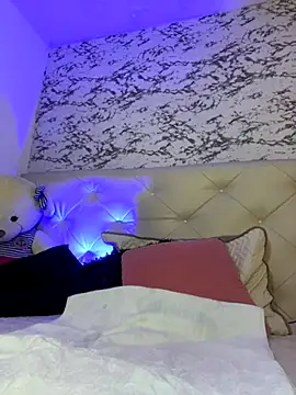 Lili  taylor online show from October 2025 12:44:02 AM