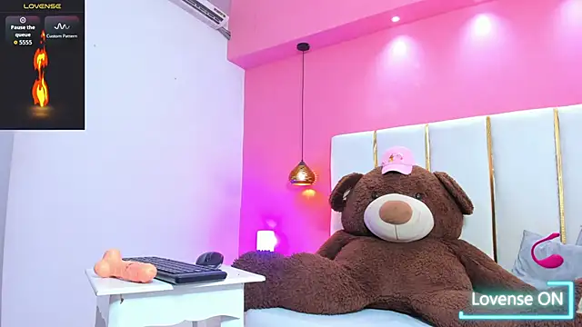 Alliison fox online show from October 2025 01:23:04 PM