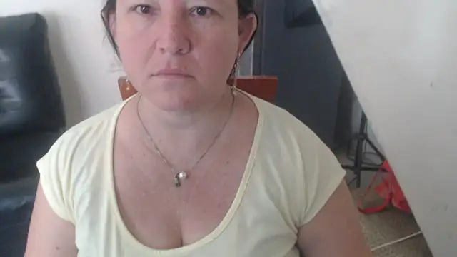 Yohis Kiut25 online show from October 2025 06:38:02 PM