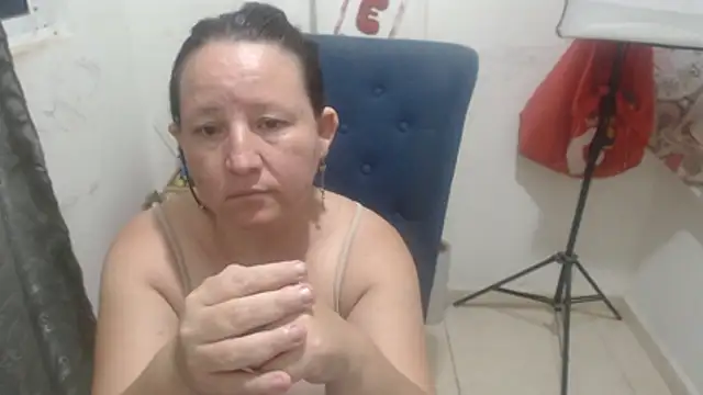 Yohis Kiut25 online show from July 2026 07:01:01 AM
