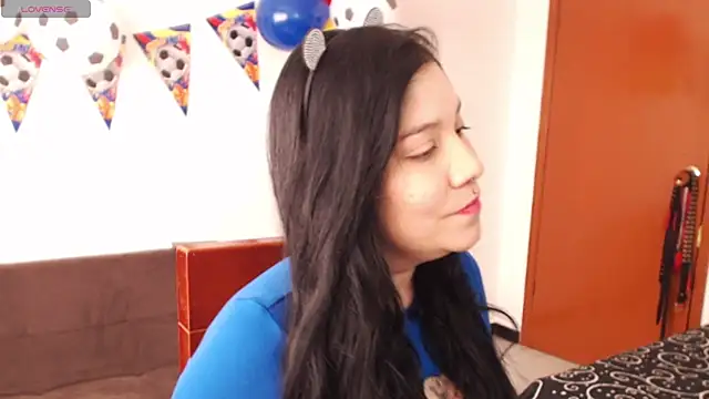 Snapshot of sharonnleon chatting on June 2026 07:06:02 PM sharonnleon online show from June 2026 07:06:02 PM