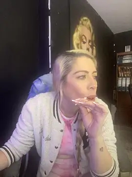 viktoria davis  online show from November 2025 11:49:02 PM