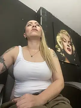 viktoria davis  online show from March 2026 10:07:01 PM