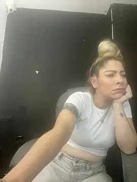 Snapshot of viktoria_davis_ chatting on April 2026 10:55:01 PM viktoria davis online show from April 2026 10:55:01 PM
