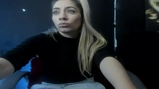 Snapshot of viktoria_davis_ chatting on April 2026 02:15:01 AM viktoria davis online show from April 2026 02:15:01 AM
