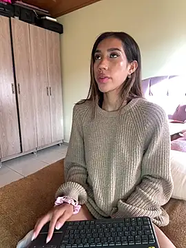 Snapshot of zoe_storm chatting on April 2026 09:49:02 PM zoe storm online show from April 2026 09:49:02 PM