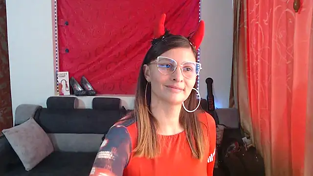 sachaclinford online show from October 2025 08:31:01 PM