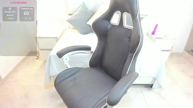 Snapshot of Zulema_hamdi chatting on October 2025 12:05:01 PM Zulema hamdi online show from October 2025 12:05:01 PM