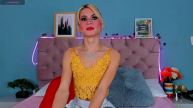 Snapshot of Samantha_Rolon chatting on January 2025 02:04:01 AM Samantha Rolon online show from January 2025 02:04:01 AM