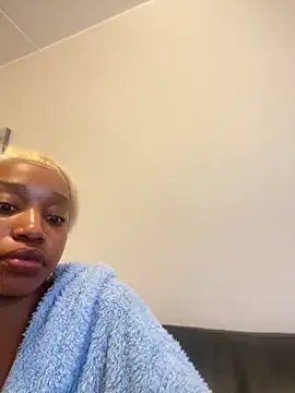 Snapshot of Go_Meg chatting on November 2025 03:27:01 AM Go Meg online show from November 2025 03:27:01 AM