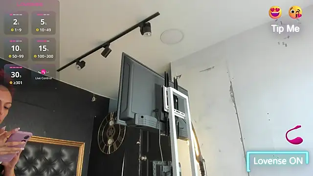 DalayMoore online show from September 2025 07:51:02 PM