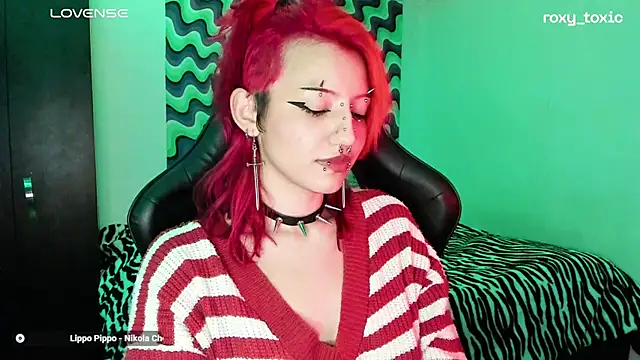 Snapshot of roxy_toxic chatting on March 2025 12:16:01 AM roxy toxic online show from March 2025 12:16:01 AM