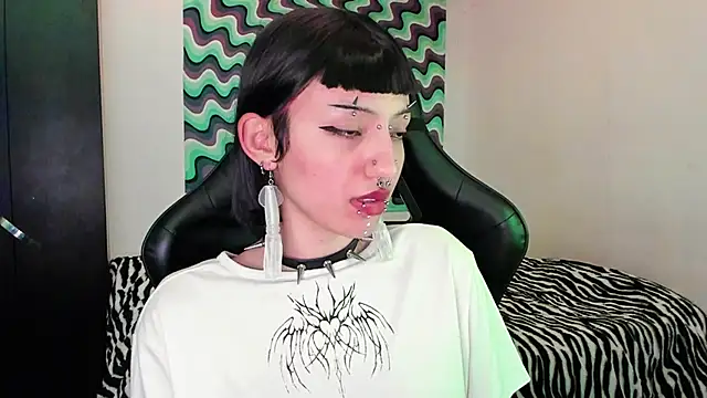 Snapshot of roxy_toxic chatting on March 2025 03:07:01 AM roxy toxic online show from March 2025 03:07:01 AM