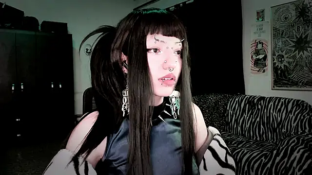 Snapshot of roxy_toxic chatting on March 2026 01:35:02 AM roxy toxic online show from March 2026 01:35:02 AM