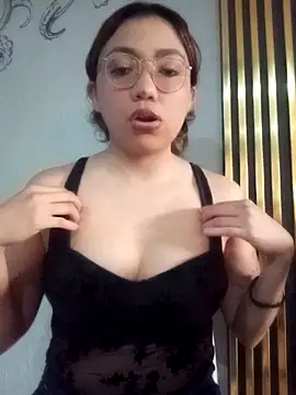 criscrispdv online show from February 2026 11:27:02 PM