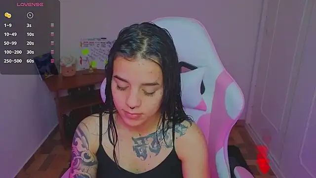 Snapshot of Nicole_Foxx_ chatting on June 2026 10:21:02 PM Nicole Foxx online show from June 2026 10:21:02 PM