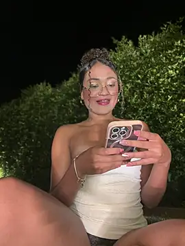 Snapshot of Ariana_lily_ chatting on January 2025 04:48:02 AM Ariana lily online show from January 2025 04:48:02 AM