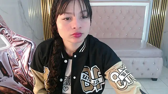 Snapshot of shalon_diaz_s chatting on March 2025 01:07:01 PM shalon diaz s online show from March 2025 01:07:01 PM