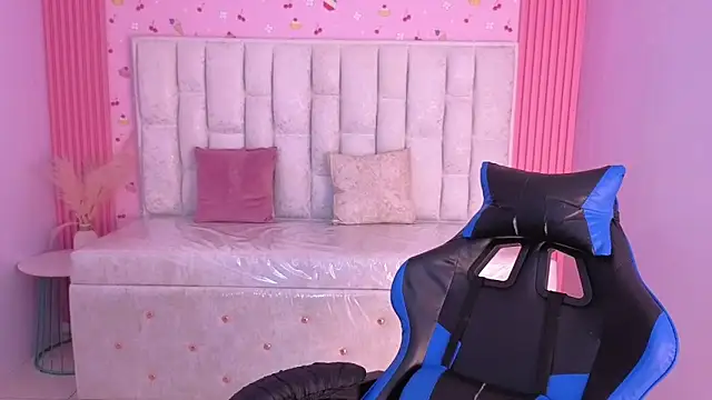 shalon diaz s online show from February 2026 01:11:01 PM