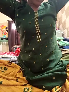 Snapshot of chocobbsimarn chatting on March 2025 10:57:02 AM chocobbsimarn online show from March 2025 10:57:02 AM