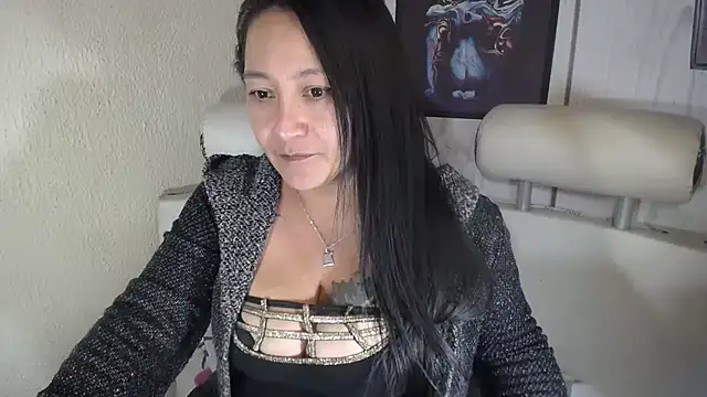 Snapshot of JULIANAWET69 chatting on January 2025 04:04:01 AM JULIANAWET69 online show from January 2025 04:04:01 AM