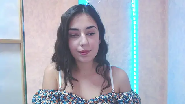 Lovelllyy online show from February 2025 10:49:01 AM