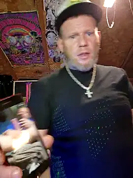 johnnybigcock83 online show from March 2025 02:36:01 AM