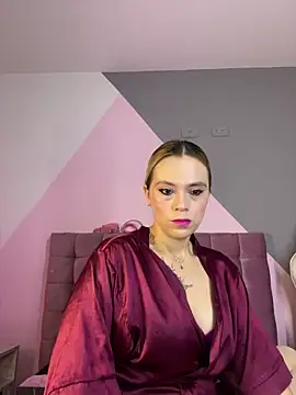 RayaCarr  online show from December 2025 12:33:02 PM