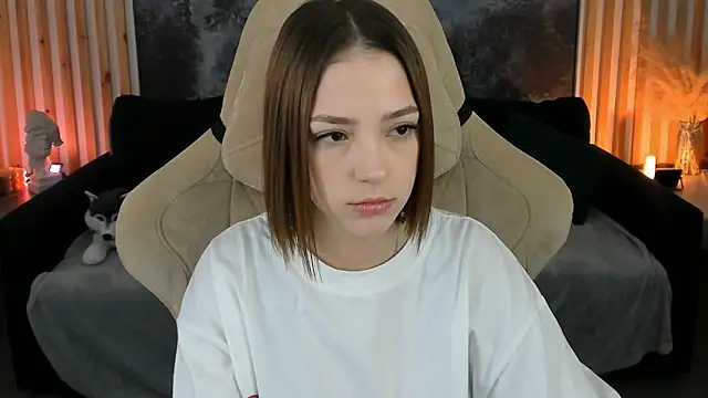 PamBeesly online show from October 2025 08:40:01 AM