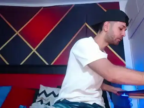 Cristian white online show from February 2025 03:10:01 PM