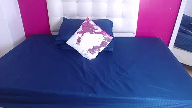 Snapshot of tinyy_whore18 chatting on October 2025 04:07:02 PM tinyy whore18 online show from October 2025 04:07:02 PM