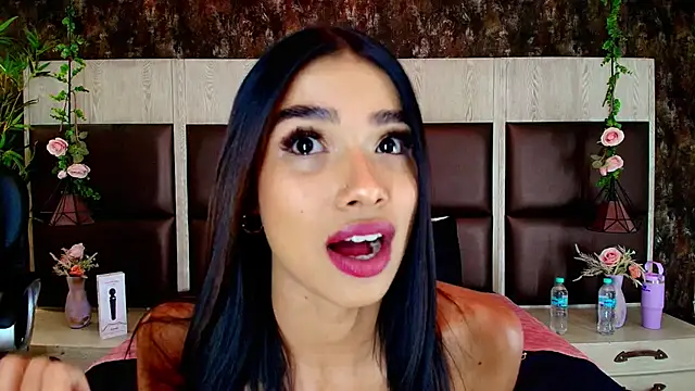 Bella Smiith  online show from September 2025 07:39:02 PM