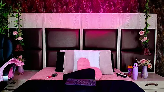 Bella Smiith  online show from October 2025 12:46:02 PM